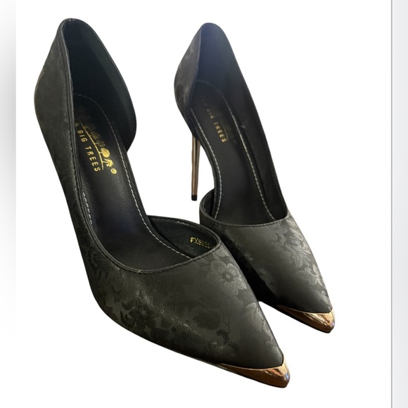 Elegant pointed heels - Picture 3 of 4